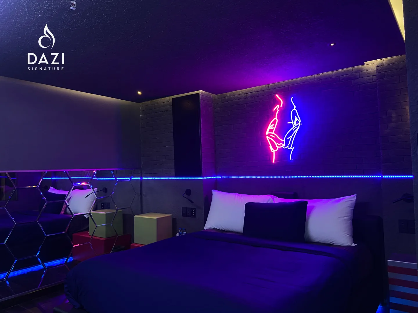 Neon Room - Dazi Signature Bến Thành