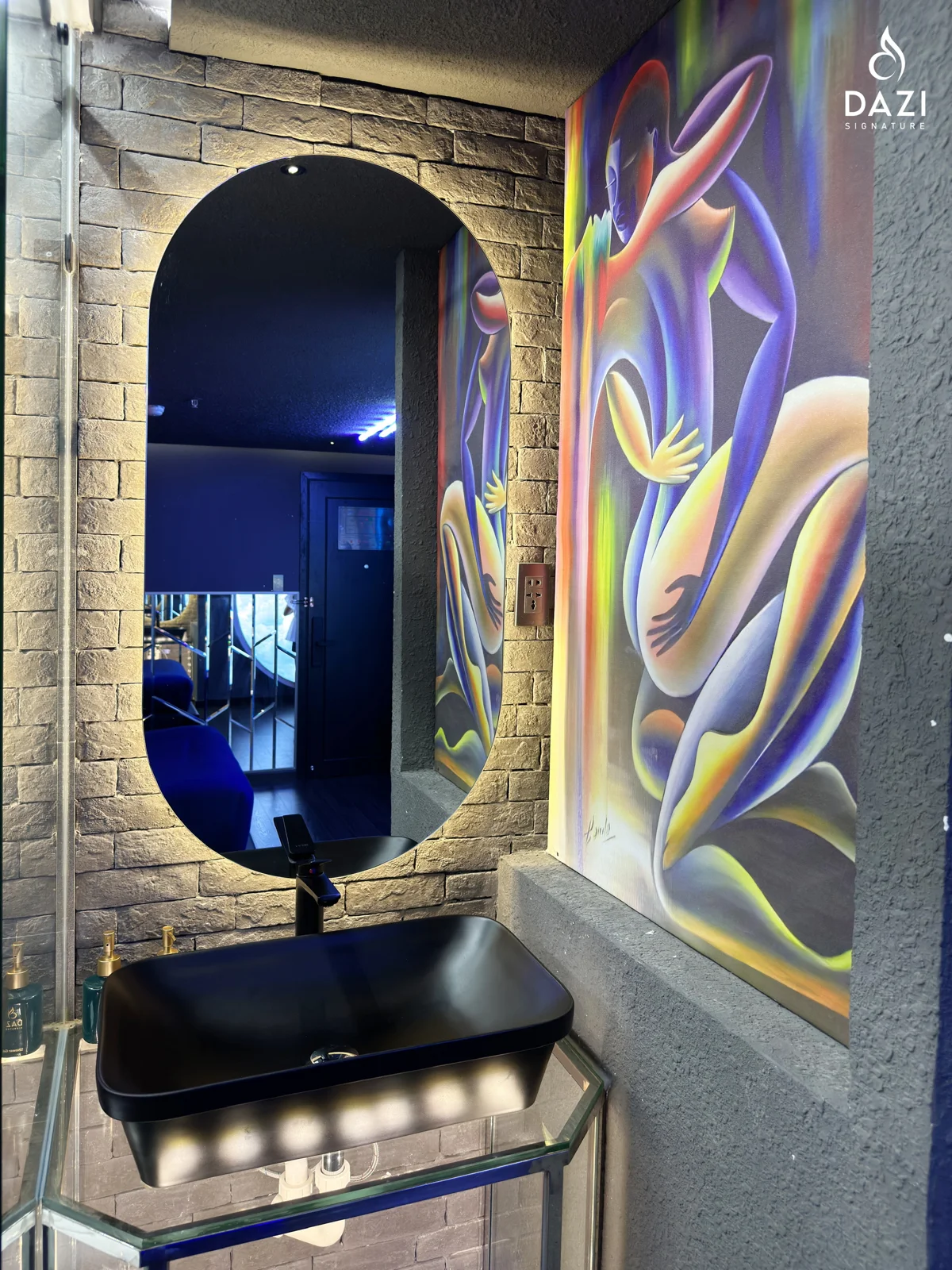 Neon Room - góc nhìn 10