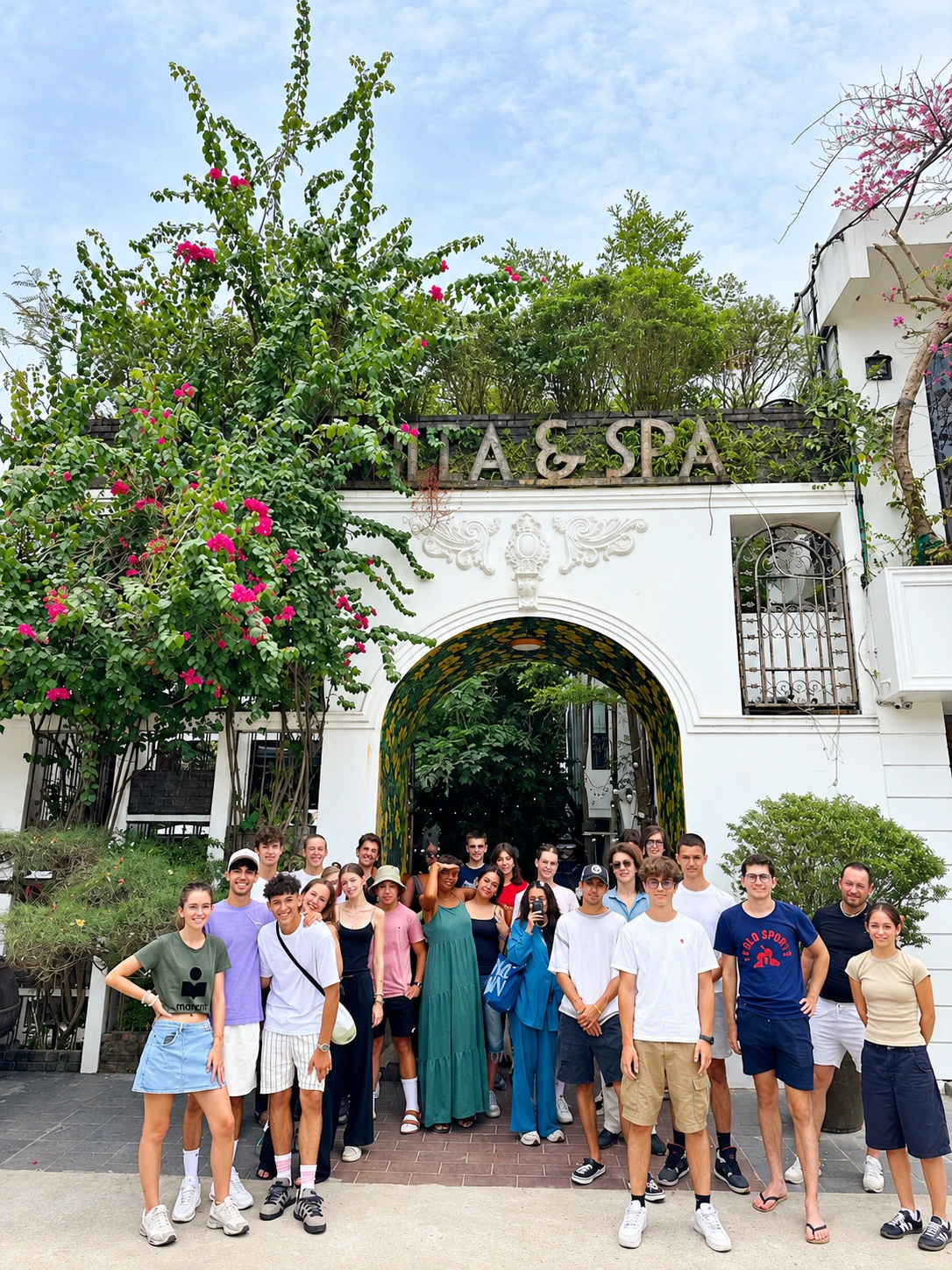 Du khách cùng lưu lại khoảnh khắc tại Dazi Retreat Huế